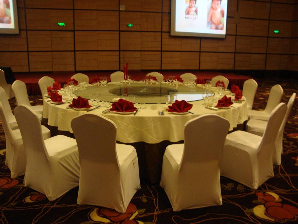 Ramada Plaza Lianyungang Hotel Exterior foto