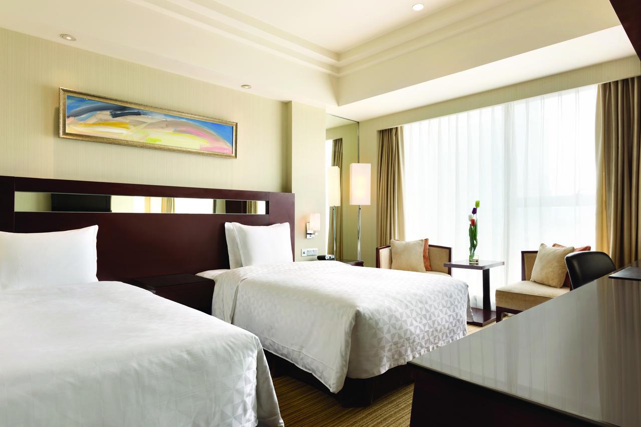 Ramada Plaza Lianyungang Hotel Exterior foto